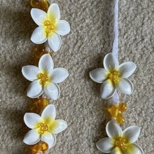 White and Yellow Floral Necklace
